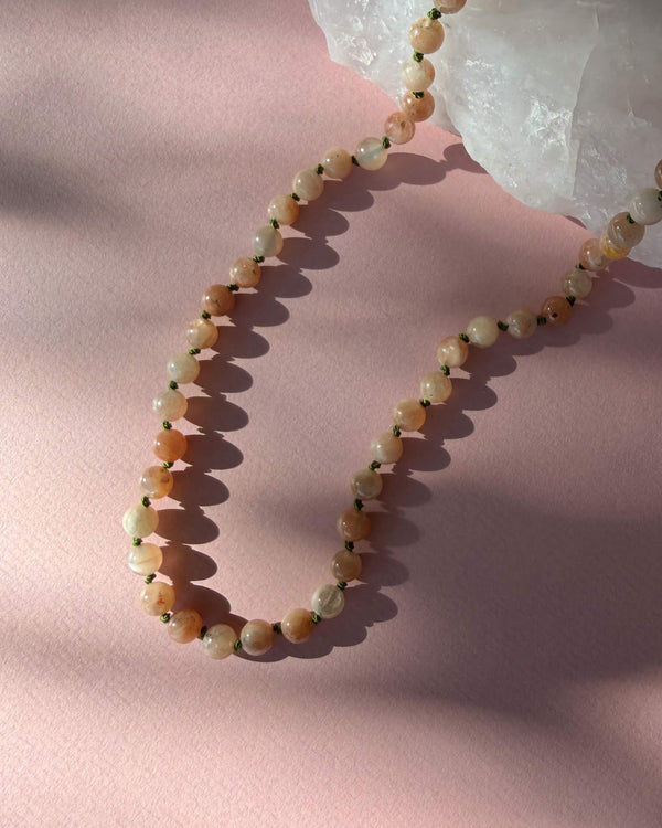 Gemstone necklace (Peach Moonstone) - 14k Gold Filled - Olive green cord - Adjustable (47,5 - 50 cm)