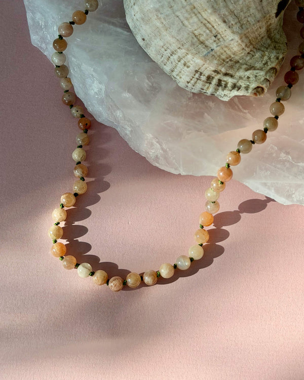 Gemstone necklace (Peach Moonstone) - 14k Gold Filled - Olive green cord - Adjustable (47,5 - 50 cm)