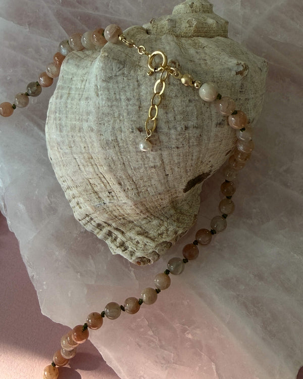 Gemstone necklace (Peach Moonstone) - 14k Gold Filled - Olive green cord - Adjustable (47,5 - 50 cm)
