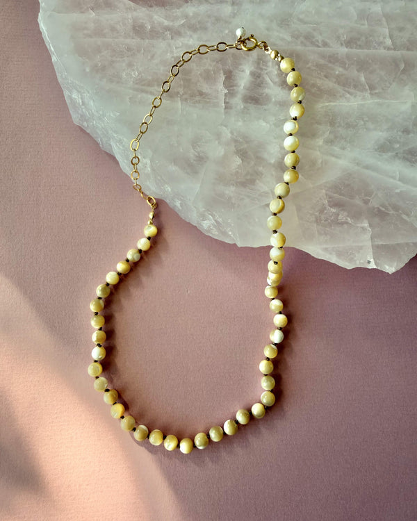 Mother-of-pearl necklace - 14k Gold Filled - Beige Cord - Adjustable (35 - 45 cm)