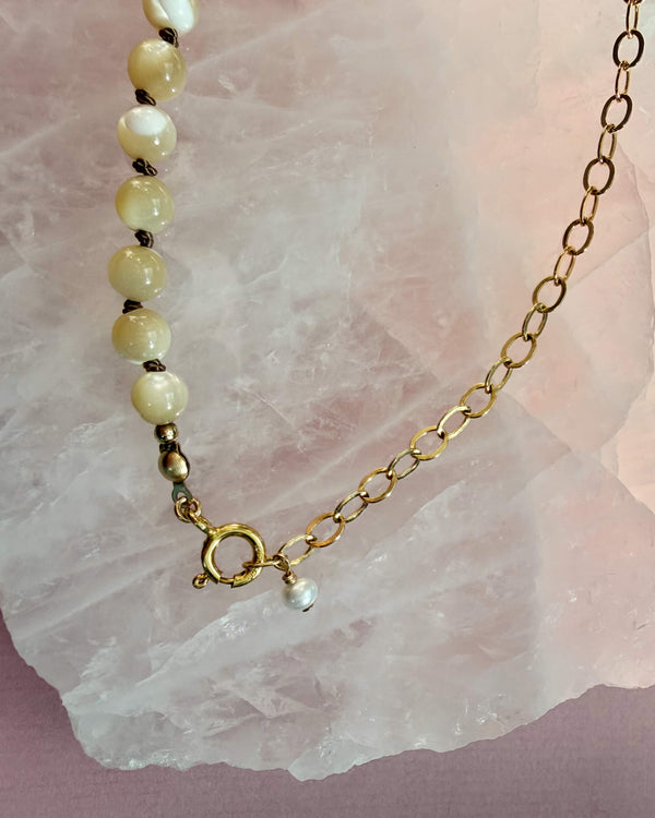 Mother-of-pearl necklace - 14k Gold Filled - Beige Cord - Adjustable (35 - 45 cm)