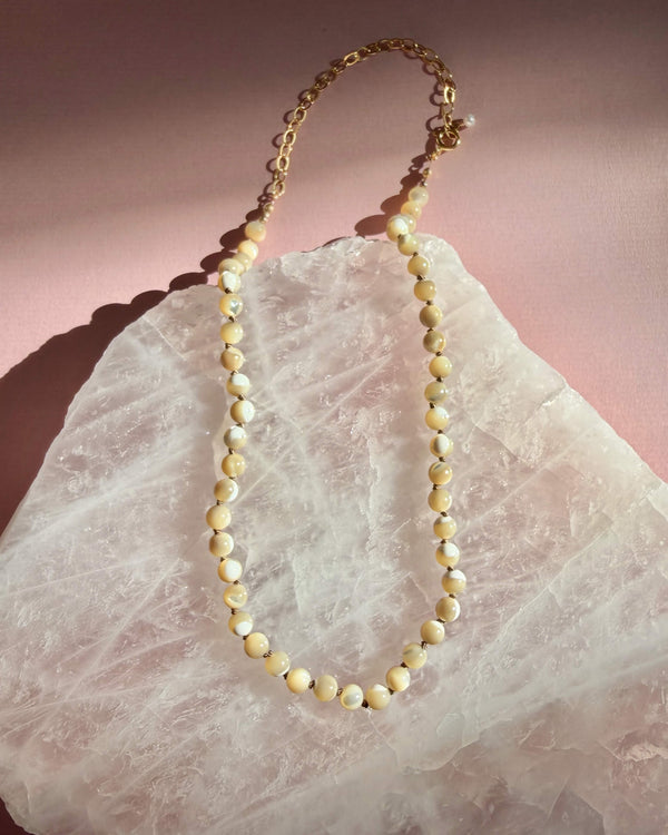 Mother-of-pearl necklace - 14k Gold Filled - Beige Cord - Adjustable (35 - 45 cm)